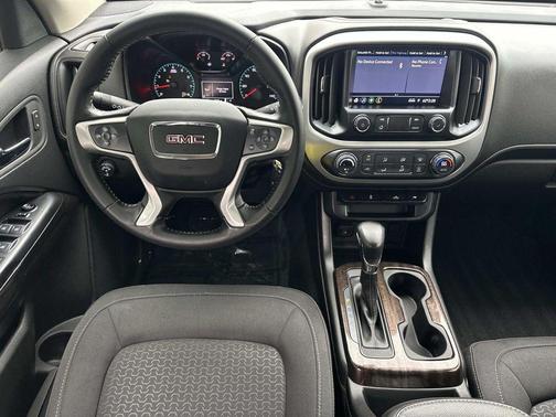 Desert Sand Metallic 2022 GMC Canyon Elevation