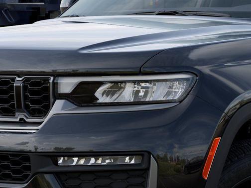 High Gloss Black 2027 Jeep Grand Cherokee Limited