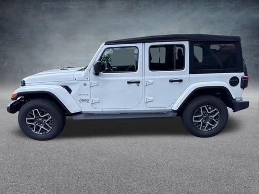 2024 Jeep Wrangler 4-Door Sahara 4x4
