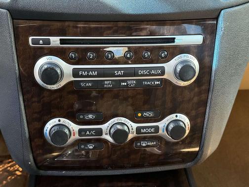 2011 Nissan Maxima SV