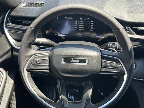 Bright White Clearcoat 2025 Jeep Grand Cherokee Altitude
