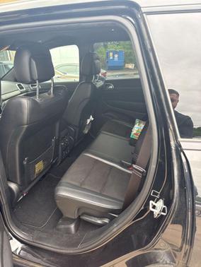 Diamond Black Crystal Pearlcoat 2019 Jeep Grand Cherokee Altitude