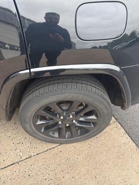 Diamond Black Crystal Pearlcoat 2019 Jeep Grand Cherokee Altitude