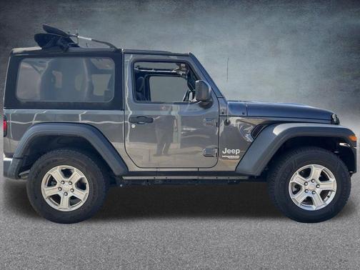 Granite Crystal Metallic Clearcoat 2019 Jeep Wrangler Sport S