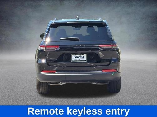 High Gloss Black 2027 Jeep Grand Cherokee Altitude
