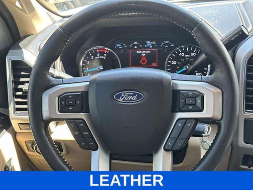 Oxford White 2019 Ford F-250 Lariat