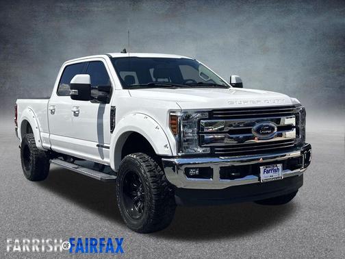 Oxford White 2019 Ford F-250 Lariat