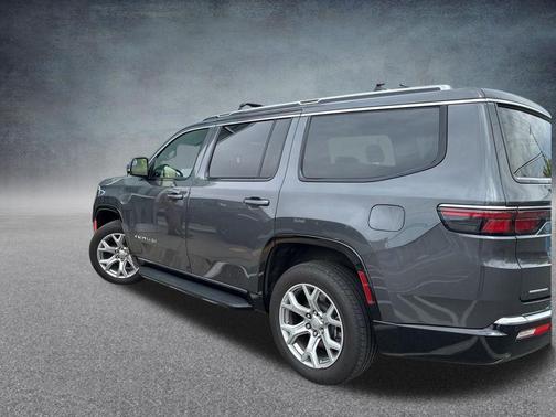 Baltic Gray Metallic Clearcoat 2022 Jeep Wagoneer Series II 4x4