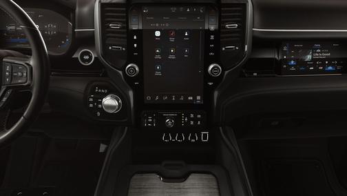 Diamond Black Crystal Pearlcoat 2026 RAM 1500 Limited