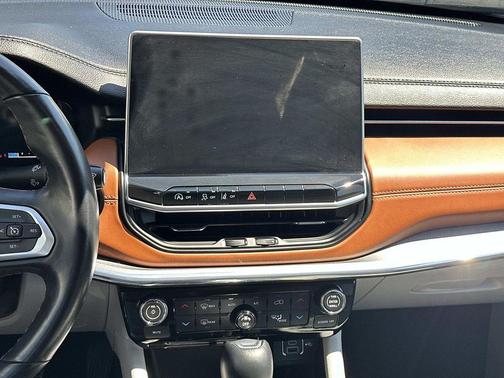 Diamond Black Crystal Pearlcoat 2022 Jeep Compass Limited