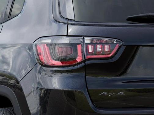 Diamond Black Crystal Pearlcoat 2026 Jeep Compass Latitude