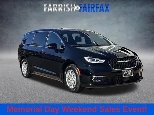 Diamond Black Crystal Pearlcoat 2026 Chrysler Pacifica L
