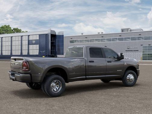 Granite Crystal Metallic Clearcoat 2027 RAM 3500 Big Horn