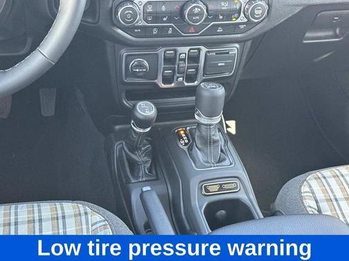 Granite Crystal Metallic Clearcoat 2026 Jeep Wrangler 4-Door 85th Anniversary Edition