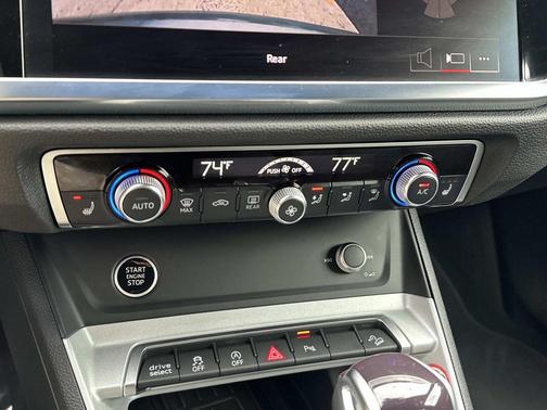 2024 Audi Q3 Premium 45 TFSI S line quattro Tiptronic