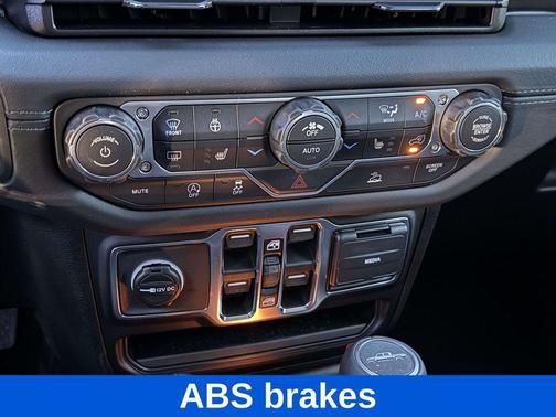 2026 Jeep Gladiator Sahara 4x4