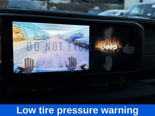 2026 Jeep Gladiator Sahara 4x4