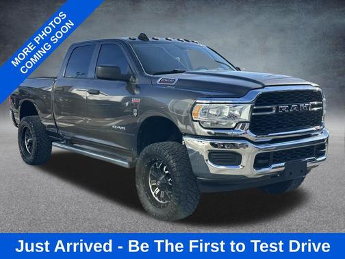 2020 RAM 2500 Tradesman Crew Cab 4X4 6'4' Box