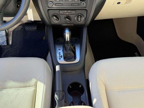 2014 Volkswagen Jetta Auto SE