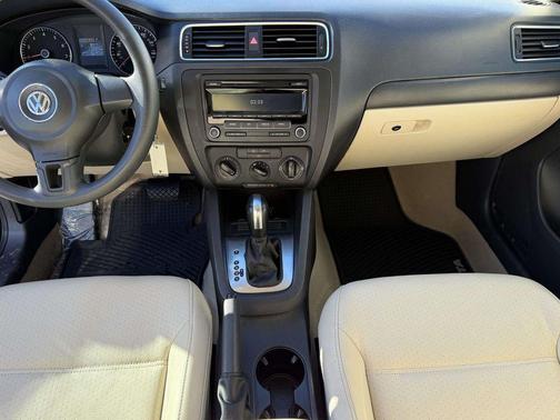 2014 Volkswagen Jetta Auto SE