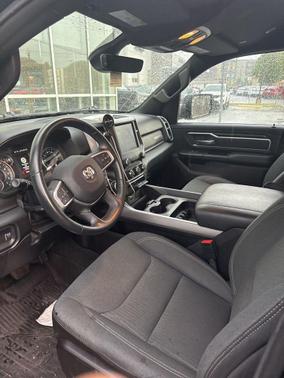 Diamond Black Crystal Pearlcoat 2023 RAM 1500 Big Horn/Lone Star