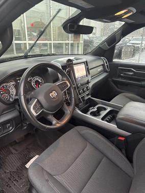 Diamond Black Crystal Pearlcoat 2023 RAM 1500 Big Horn/Lone Star