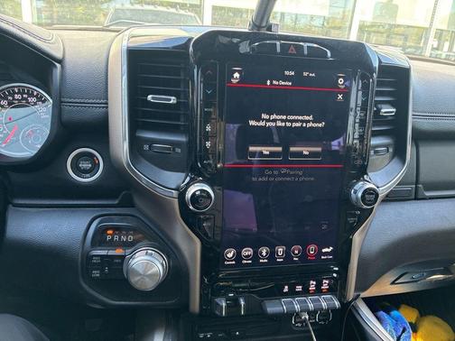 Bright White Clearcoat 2019 RAM 2500 Laramie Crew Cab 4x4 6'4' Box