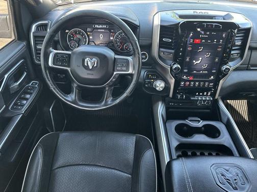 Bright White Clearcoat 2019 RAM 2500 Laramie Crew Cab 4x4 6'4' Box