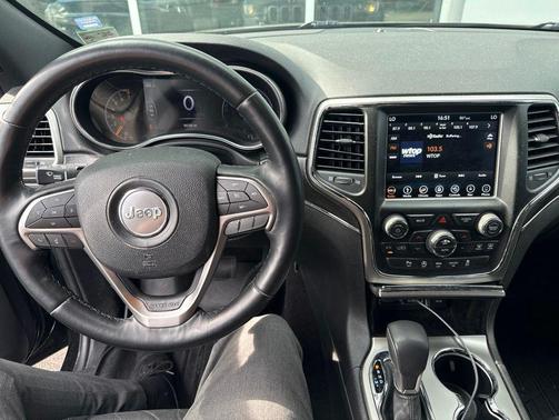 Diamond Black Crystal Pearlcoat 2018 Jeep Grand Cherokee Limited