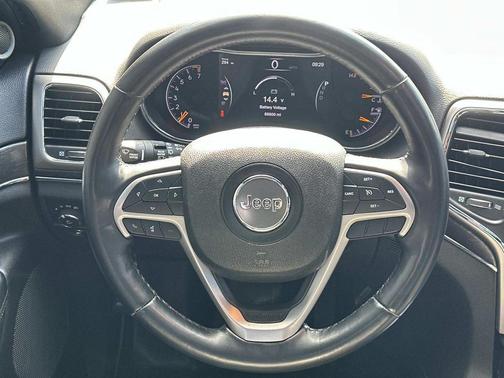 Diamond Black Crystal Pearlcoat 2018 Jeep Grand Cherokee Limited