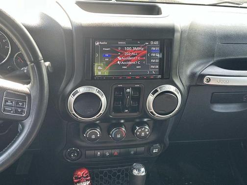 Black Clearcoat 2016 Jeep Wrangler Unlimited Rubicon