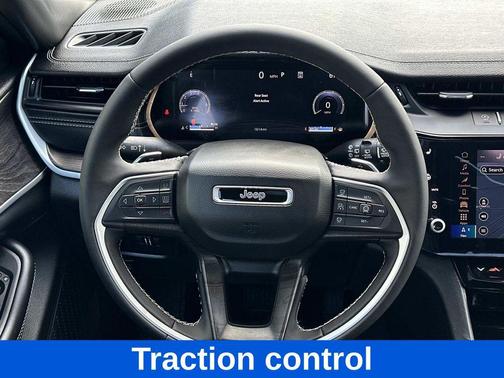 Baltic Gray Metallic Clearcoat 2026 Jeep Grand Cherokee Altitude