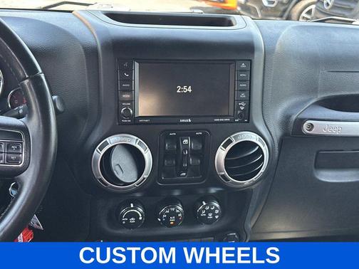 Granite Crystal Metallic Clearcoat 2017 Jeep Wrangler Unlimited Rubicon