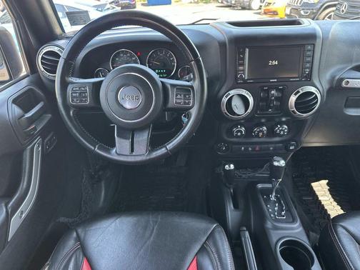 Granite Crystal Metallic Clearcoat 2017 Jeep Wrangler Unlimited Rubicon