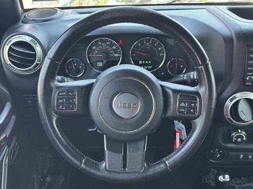 Granite Crystal Metallic Clearcoat 2017 Jeep Wrangler Unlimited Rubicon
