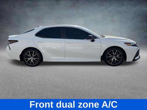 Ice Cap 2023 Toyota Camry SE