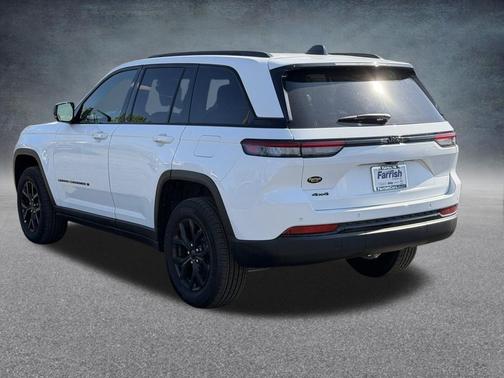 Bright White Clearcoat 2025 Jeep Grand Cherokee Altitude