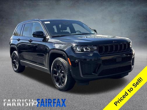 Diamond Black Crystal Pearlcoat 2026 Jeep Grand Cherokee Altitude