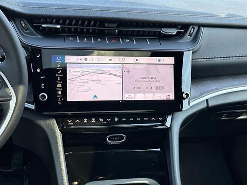 2026 Jeep Grand Cherokee Altitude