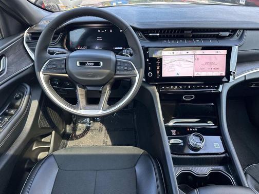 2026 Jeep Grand Cherokee Altitude