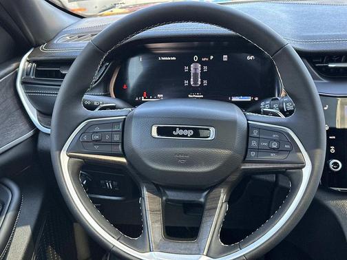 2026 Jeep Grand Cherokee Altitude