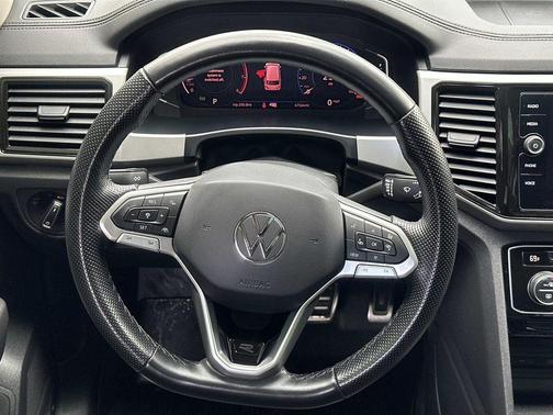 Deep Black 2023 Volkswagen Atlas 3.6L SEL