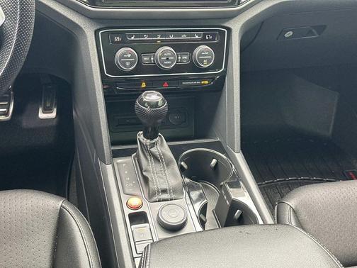 Deep Black 2023 Volkswagen Atlas 3.6L SEL