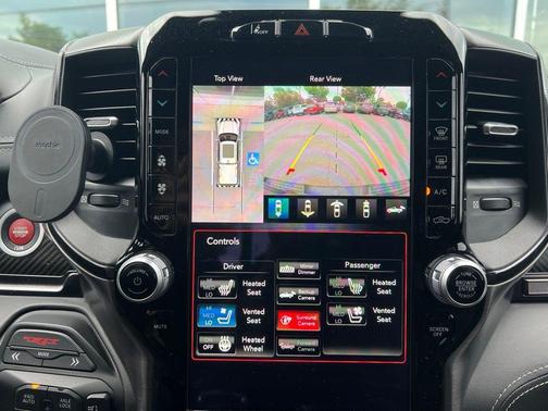 Diamond Black Crystal Pearlcoat 2021 RAM 1500 TRX