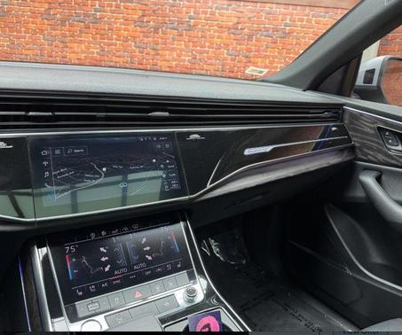 Florett Silver Metallic 2019 Audi Q8 3.0T Premium Plus