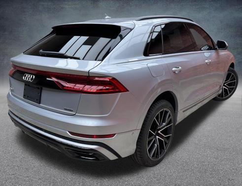 Florett Silver Metallic 2019 Audi Q8 3.0T Premium Plus