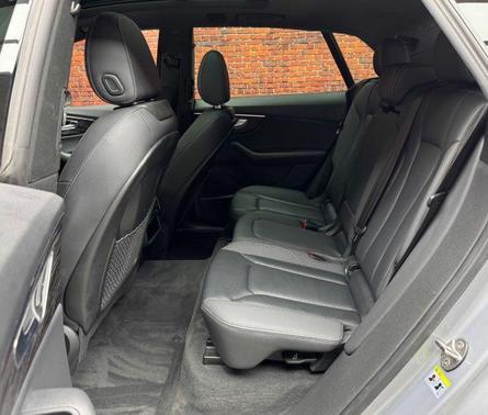 Florett Silver Metallic 2019 Audi Q8 3.0T Premium Plus
