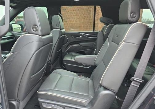 2022 Cadillac Escalade Sport