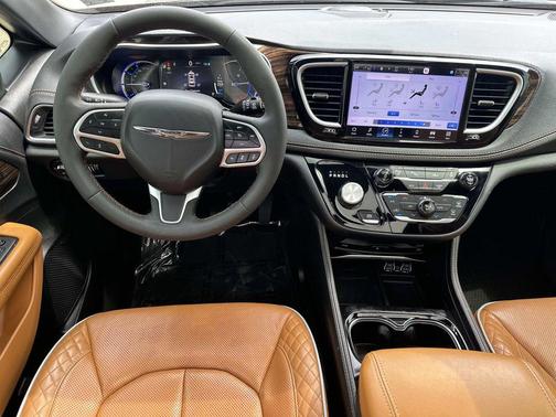 Ceramic Gray Clearcoat 2023 Chrysler Pacifica L