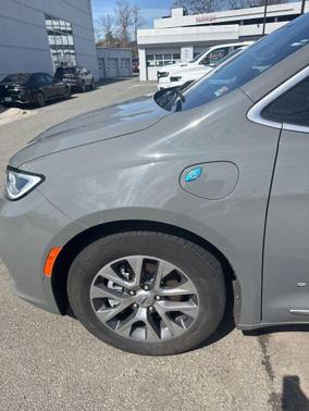 Ceramic Gray Clearcoat 2023 Chrysler Pacifica L